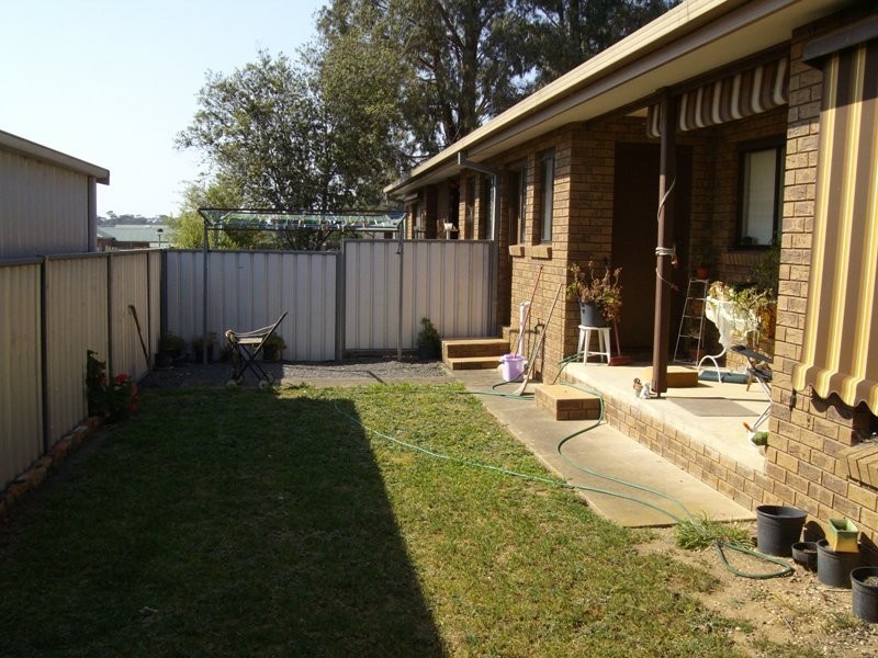 2/6 Harkness Street, Maryborough VIC 3465