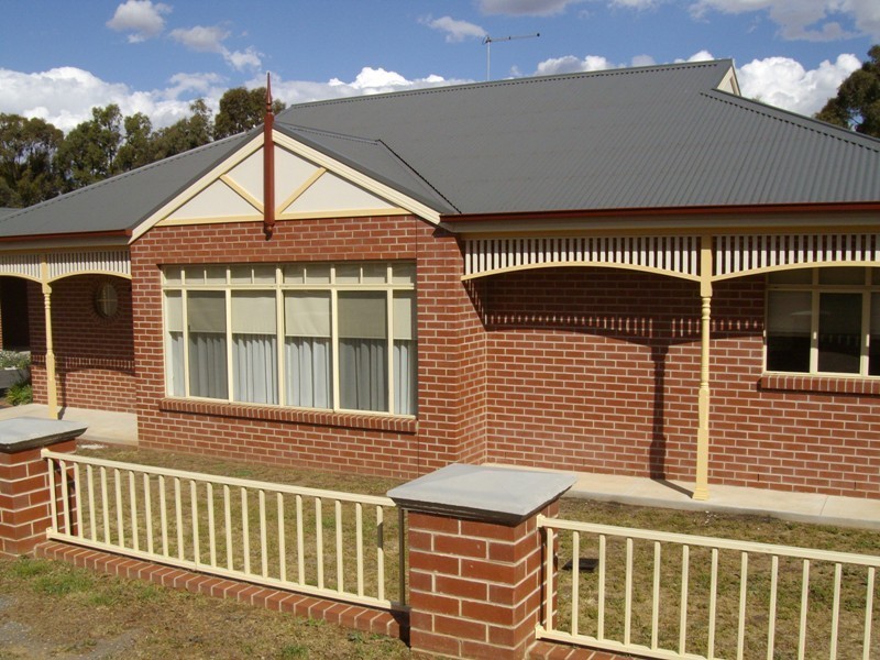 Unit/188-190 Gladstone Street, Maryborough VIC 3465