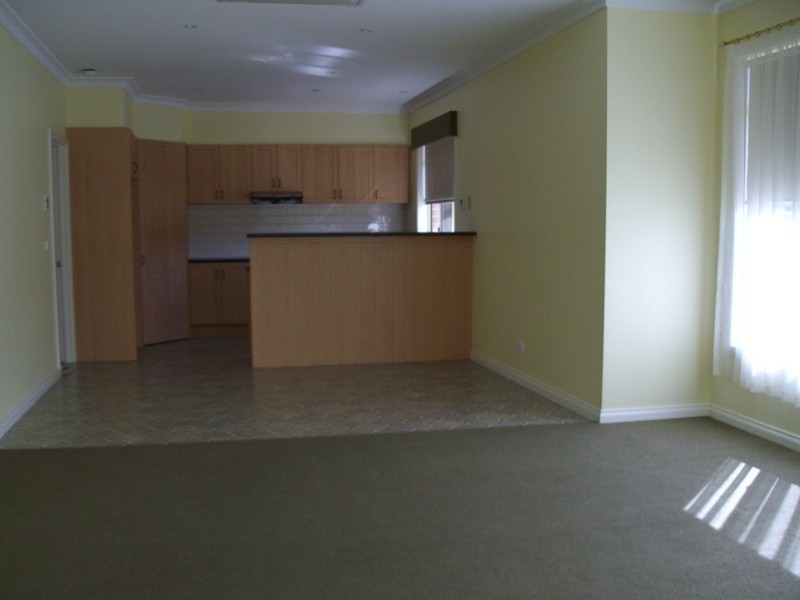 Unit/188-190 Gladstone Street, Maryborough VIC 3465