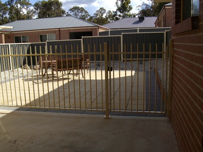 Unit/188-190 Gladstone Street, Maryborough VIC 3465