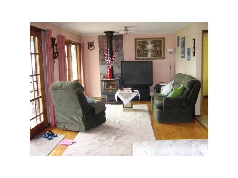 62 Menzies Drive, Daisy Hill VIC 3465