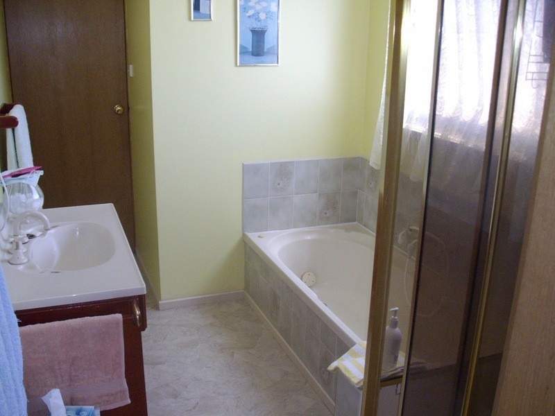 62 Menzies Drive, Daisy Hill VIC 3465