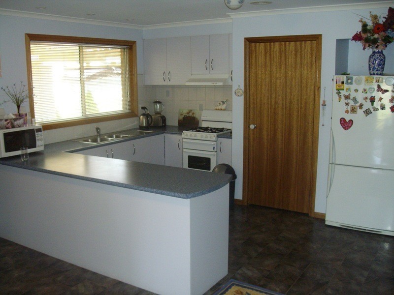 11 Rowles Drive, Maryborough VIC 3465