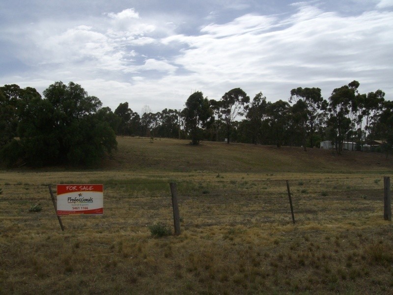 34 Middle Road, Dunolly VIC 3472