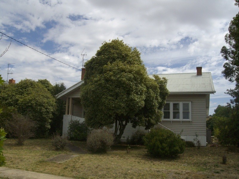 4 Elgin Road, Maryborough VIC 3465