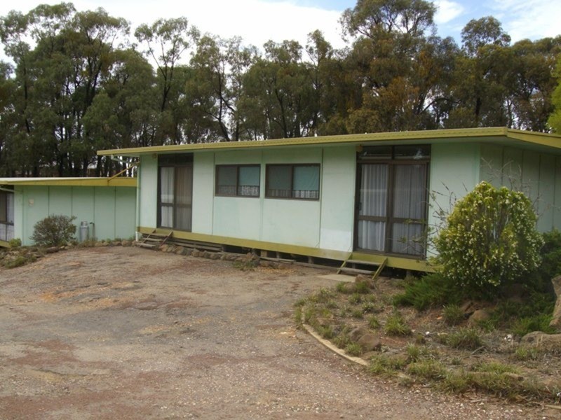 Flats Mimosa Court, Maryborough VIC 3465