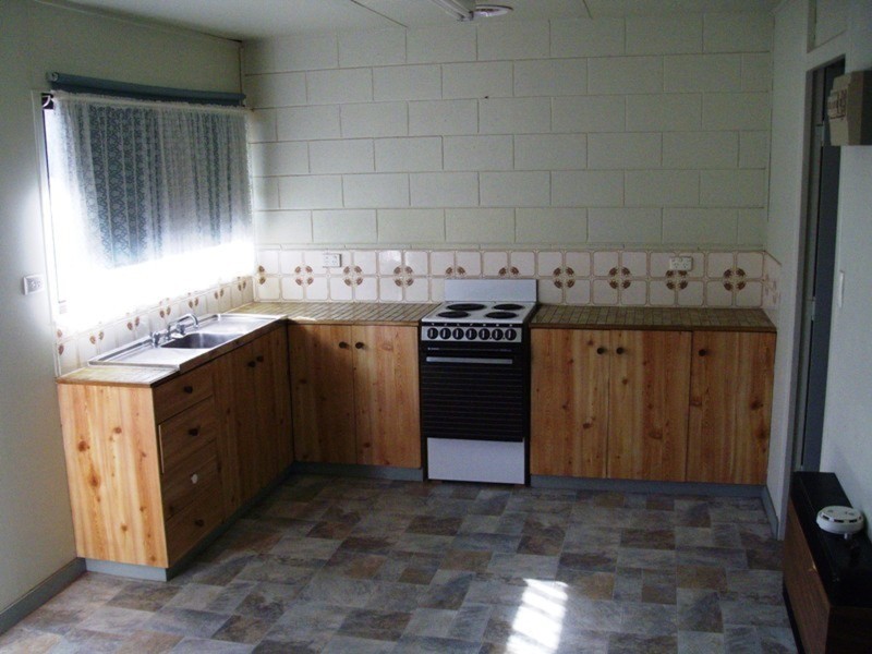 Flats Mimosa Court, Maryborough VIC 3465