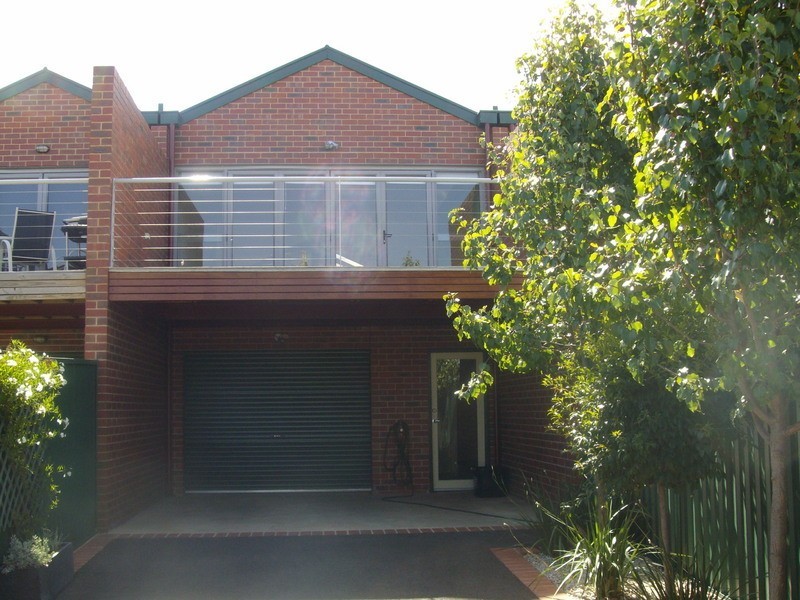 2/6 High Street, Maryborough VIC 3465