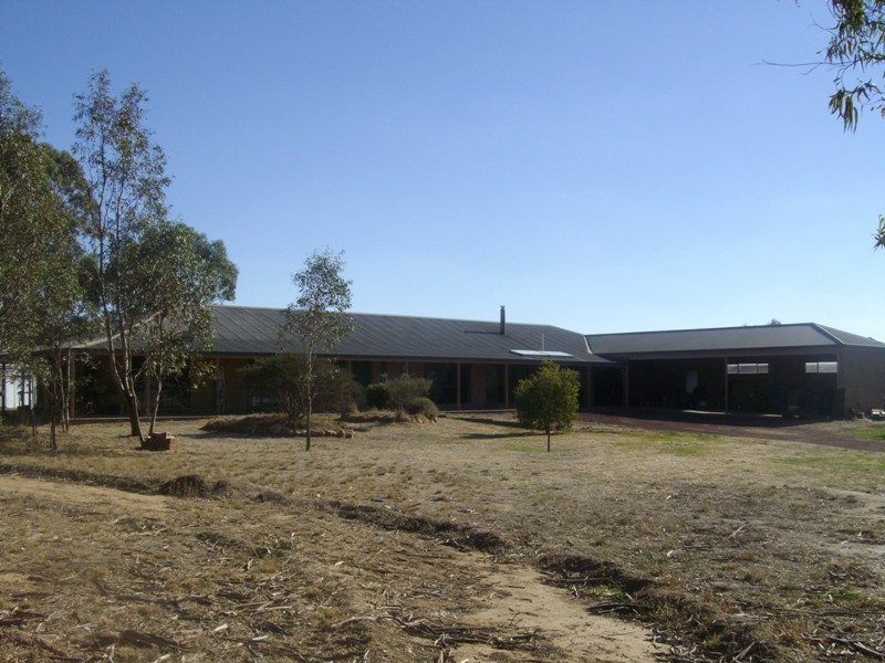 34 Rowland Drive, Daisy Hill VIC 3465