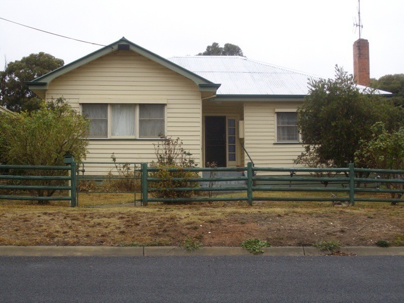 17 Laidman Street, Maryborough VIC 3465