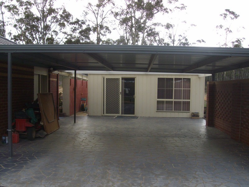 33 Menzies Drive, Daisy Hill VIC 3465