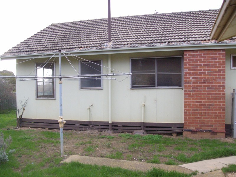 24 Porter Avenue, Maryborough VIC 3465