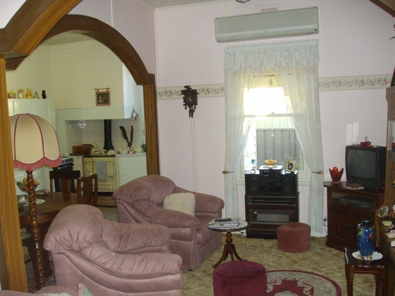 272 High Street, Avoca VIC 3467