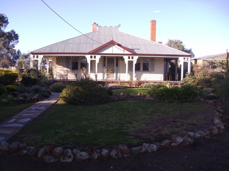 272 High Street, Avoca VIC 3467