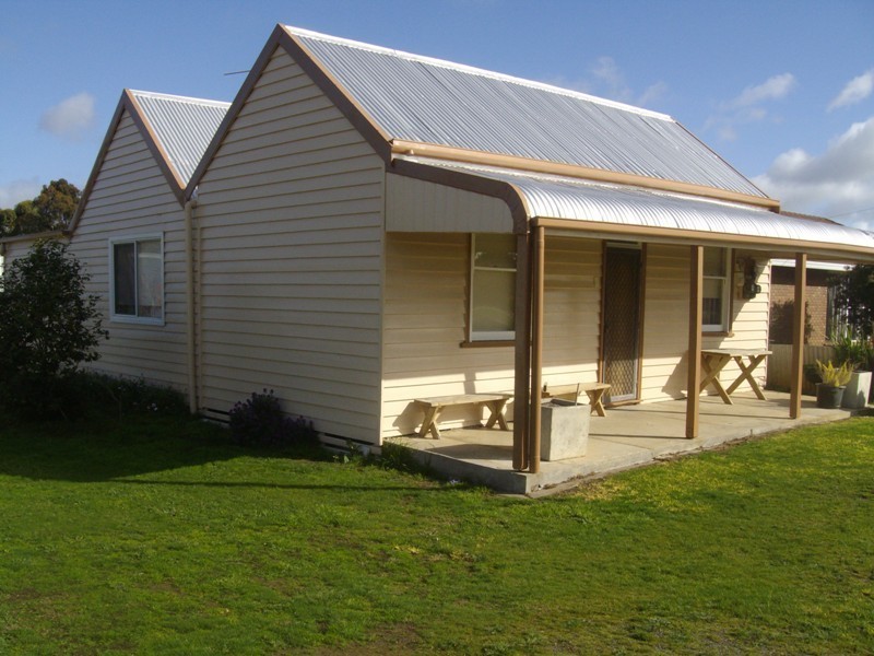 75 High Street, Avoca VIC 3467