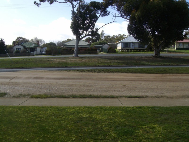 75 High Street, Avoca VIC 3467