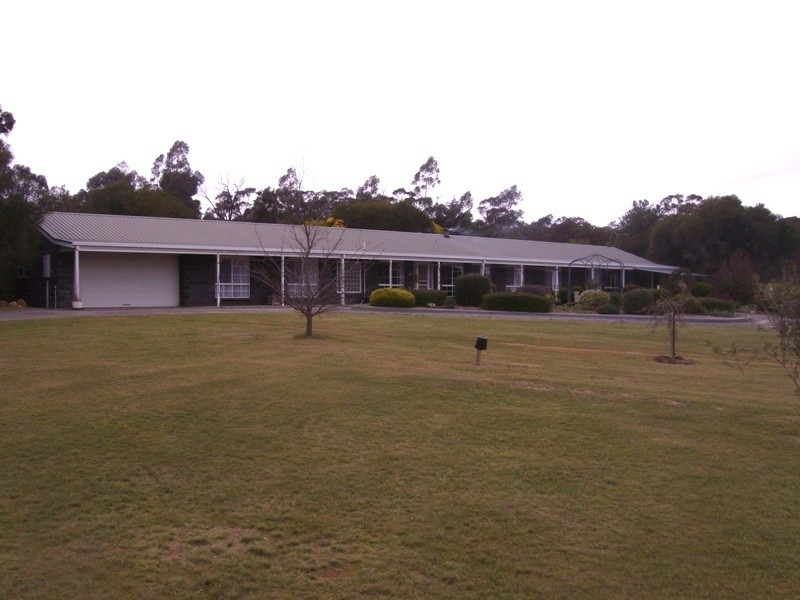 14 George Cook Drive, Daisy Hill VIC 3465