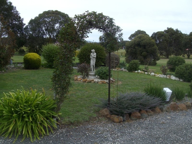 14 George Cook Drive, Daisy Hill VIC 3465