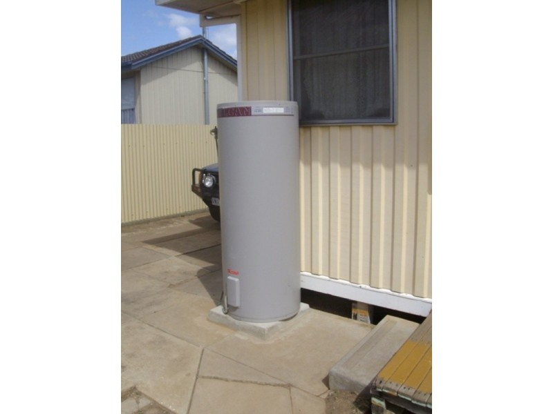 11 Tobruk Avenue, Maryborough VIC 3465