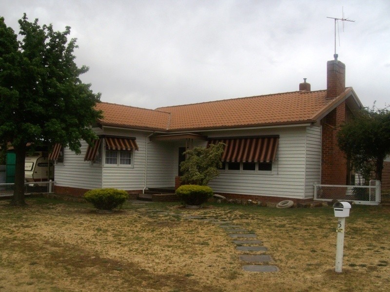 5 Carrick Street, Maryborough VIC 3465