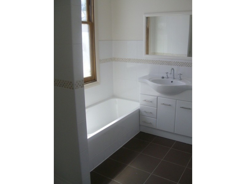 8 Rogers Street, Maryborough VIC 3465