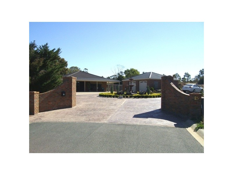 25 Rowles Drive, Maryborough VIC 3465