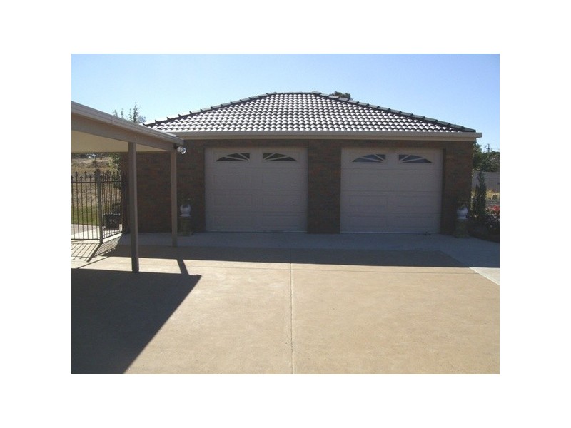 25 Rowles Drive, Maryborough VIC 3465
