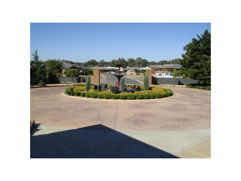 25 Rowles Drive, Maryborough VIC 3465