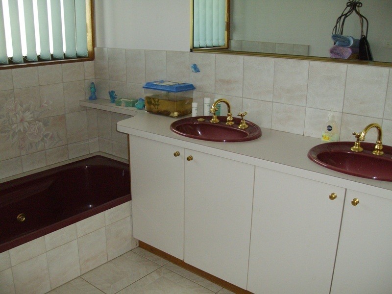 64 Elma Court, Daisy Hill VIC 3465