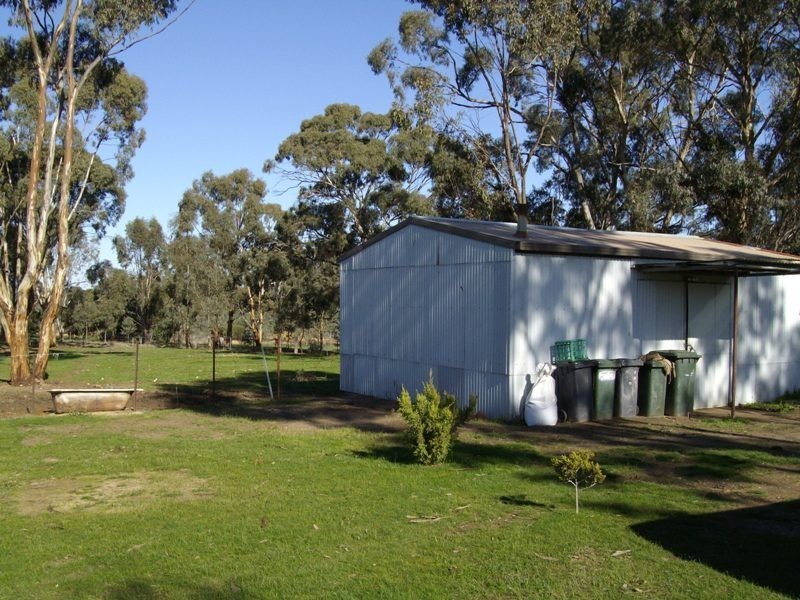 64 Elma Court, Daisy Hill VIC 3465