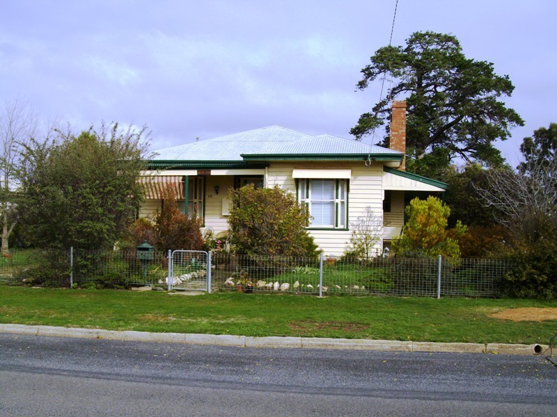 39 Wills Street, Maryborough VIC 3465