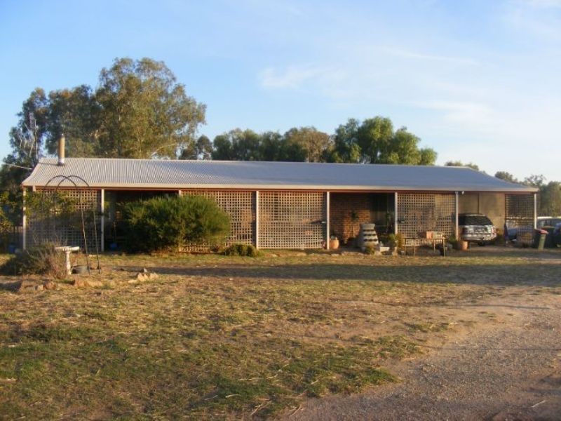 12 Railway Flats Road, Dunolly VIC 3472