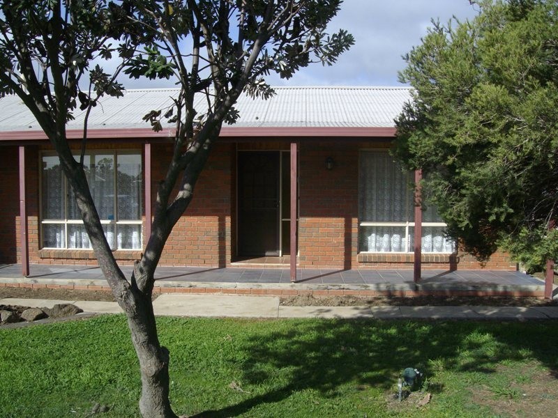 18 Albert Street, Carisbrook VIC 3464