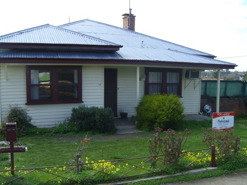 12 Kars Street, Maryborough VIC 3465