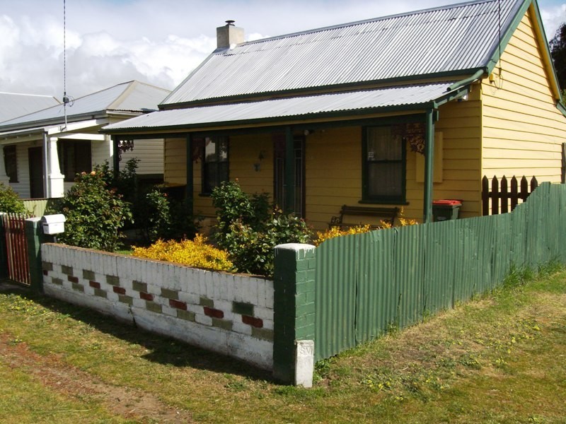 14 Argyle Road, Maryborough VIC 3465