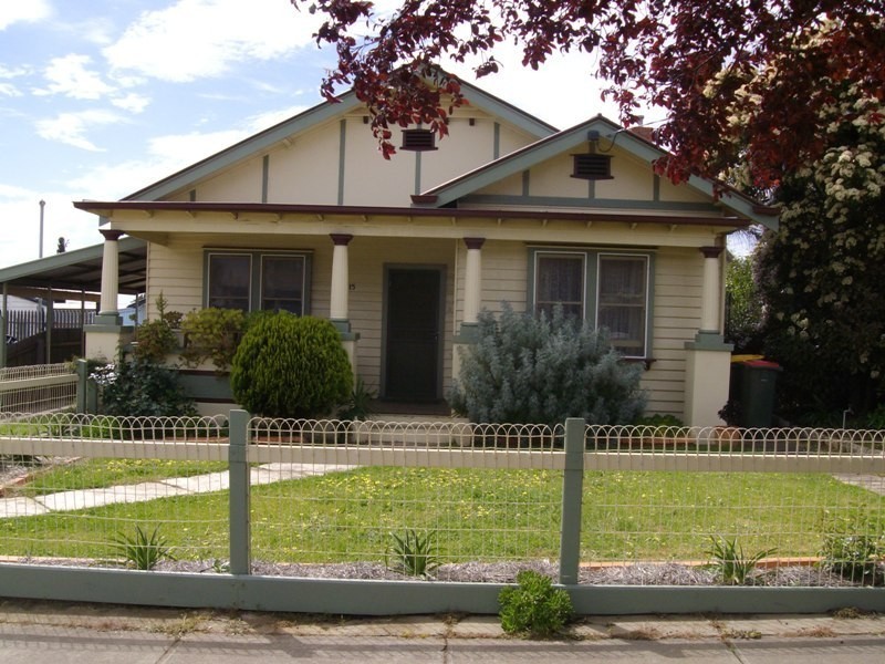 15 Sutton Road, Maryborough VIC 3465