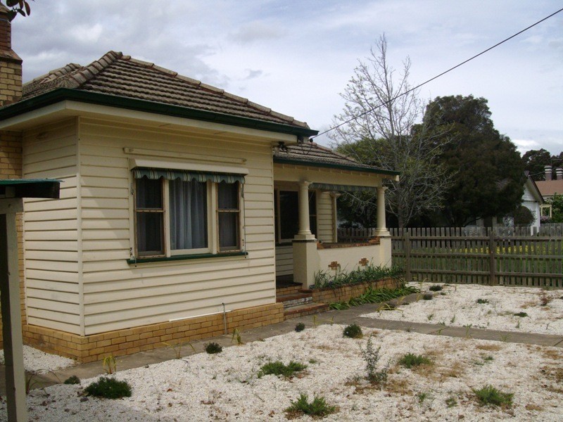 198 High Street, Avoca VIC 3467