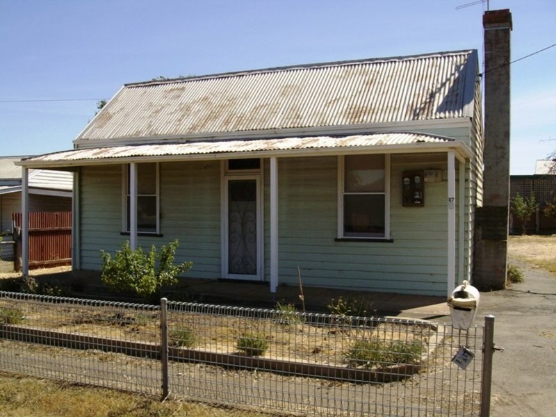 27 Higham Street, Maryborough VIC 3465