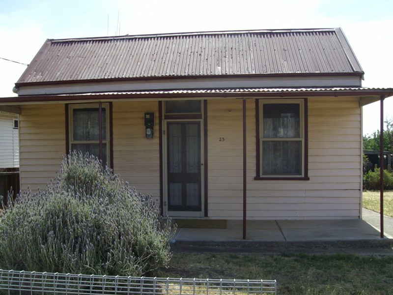 25 Outtrim Street, Maryborough VIC 3465