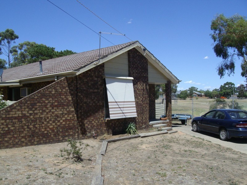 6 Hillview Avenue, Maryborough VIC 3465