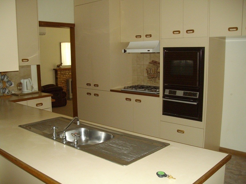 10 Rogers Street, Maryborough VIC 3465