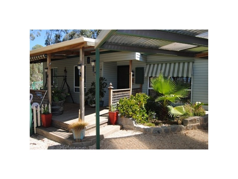 6 & 8 Mad Mans Lane, Flagstaff VIC 3465