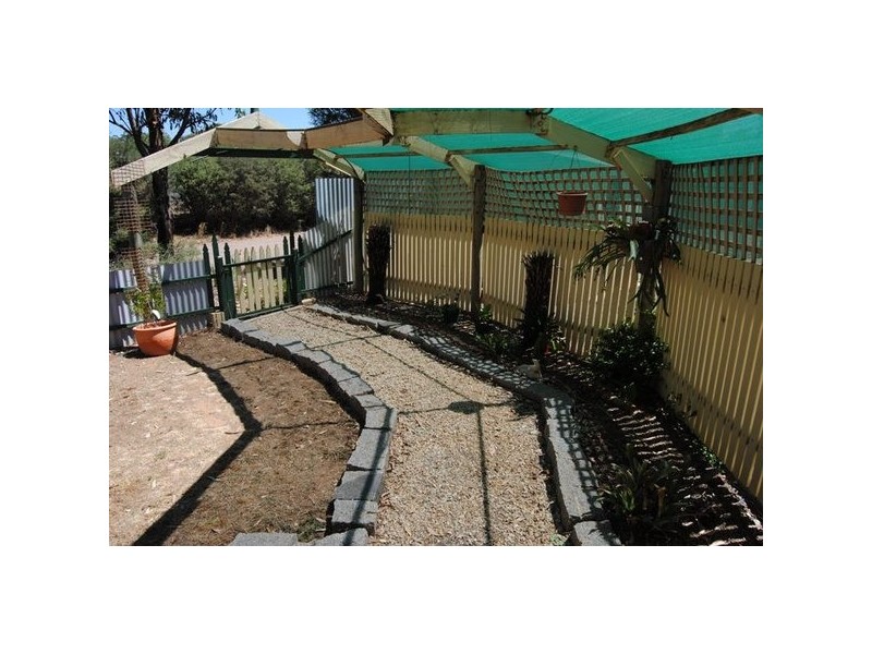 6 & 8 Mad Mans Lane, Flagstaff VIC 3465