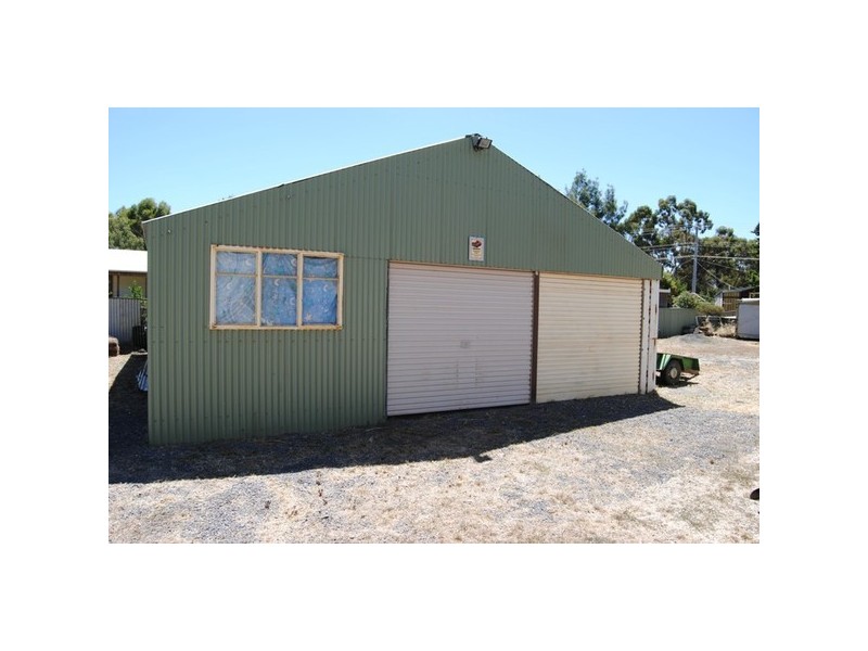 6 & 8 Mad Mans Lane, Flagstaff VIC 3465