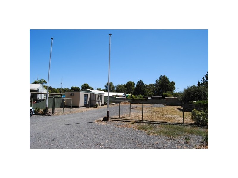 6 & 8 Mad Mans Lane, Flagstaff VIC 3465