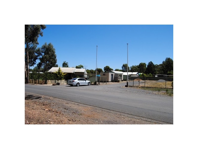 6 & 8 Mad Mans Lane, Flagstaff VIC 3465