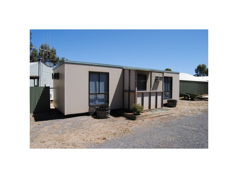 6 & 8 Mad Mans Lane, Flagstaff VIC 3465