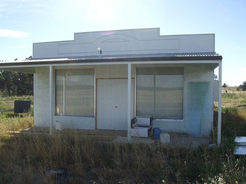 In Talbot Road, Majorca VIC 3465