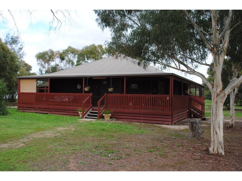 237 High Street, Avoca VIC 3467