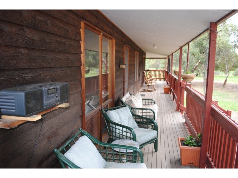 237 High Street, Avoca VIC 3467